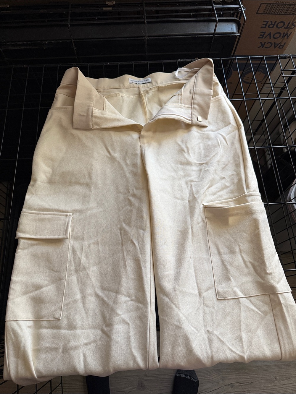 Women's Cream Straight-Leg Cargo Pants